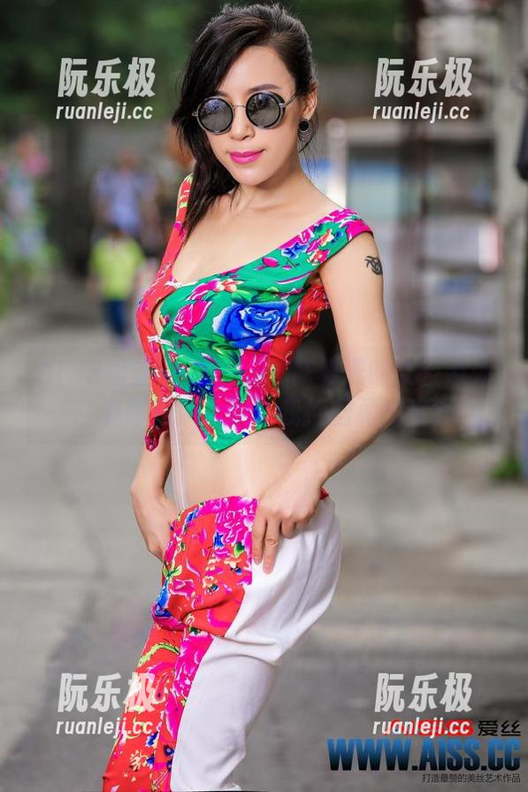 AISS爱丝(钻石版) - 陈雅漫的女友系列：有哪张照片能让我捡回勇气呢？
