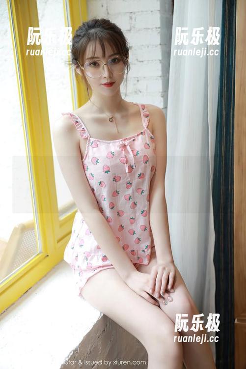 MFStar模范学院-唐琪儿Beauty MFStar模范学院 - 真实不做作,唐琪儿Beauty的校服图包轻松撕掉虚幻的圣光。