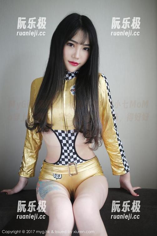 MyGirl美媛馆-伊小七MoMo MyGirl美媛馆 - 福利专供!伊小七MoMo穿上制服后,完全是另一种风味,得好好欣赏下。