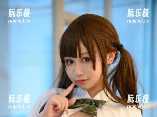 PAKI草莓酱 PAKI草莓酱最新图册,自拍再无淡定,陷入自己的镜子