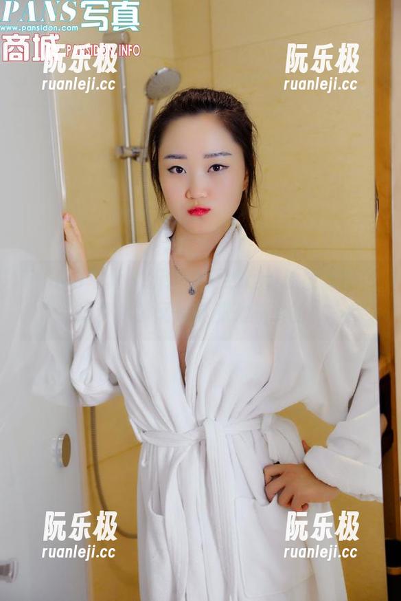 PANS写真-折折 PANS写真 - 折折的婚纱照,原图就像一场梦,却又是不那么靠谱的。