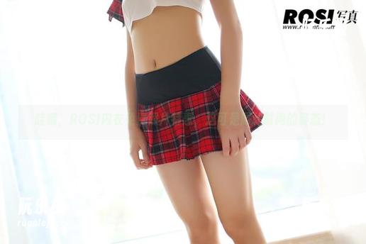 ROSI 哇哦,ROSI内衣免费照片特惠,这可是犀利时尚的姿态!