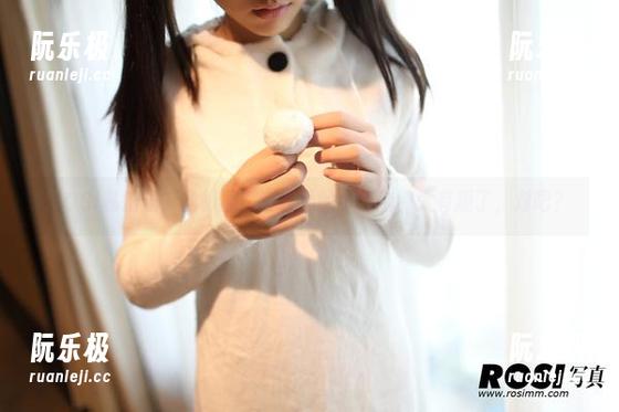 ROSI写真 ROSI私拍里,丝袜居然有自己的小情绪,太有趣了,对吧?