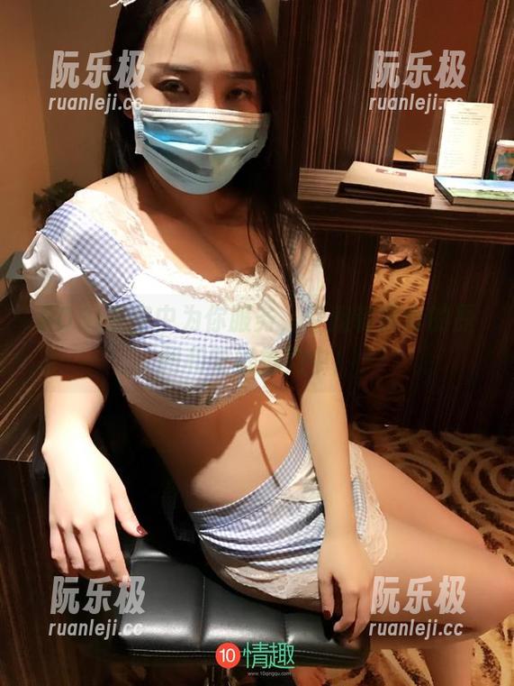 ROSI在空中为你服务，空姐制服套的原图和壁纸抢购中！