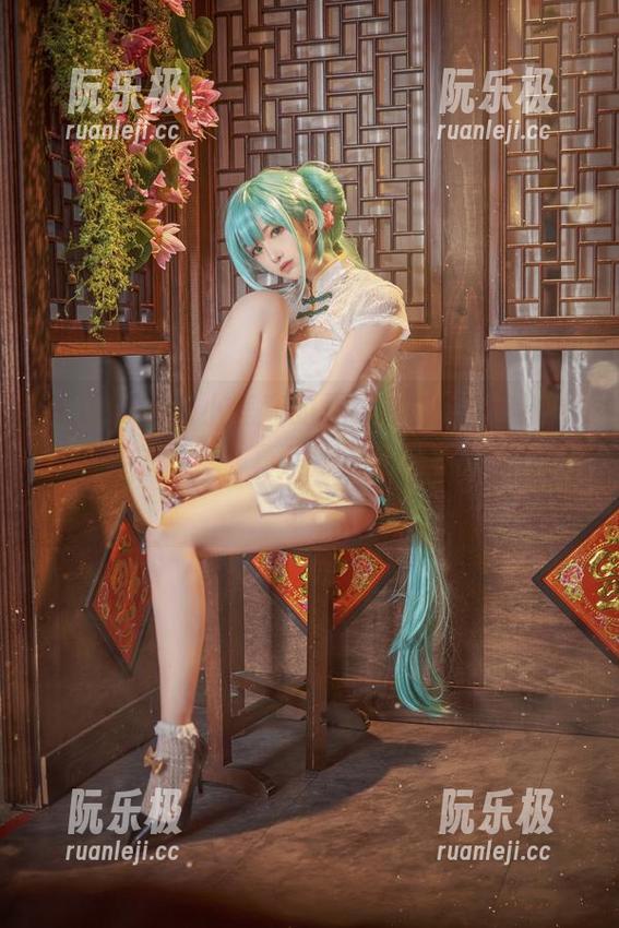 Shika小鹿鹿 找到Shika小鹿鹿的夏2023高清壁纸,安心地放烟花,真爱版的热情小细节,够了。