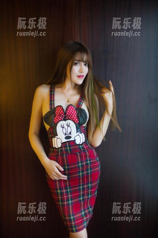 TuiGirl推女郎 - 田芯娜秘书角色不单调，原图里的她瞬间打破所有常规