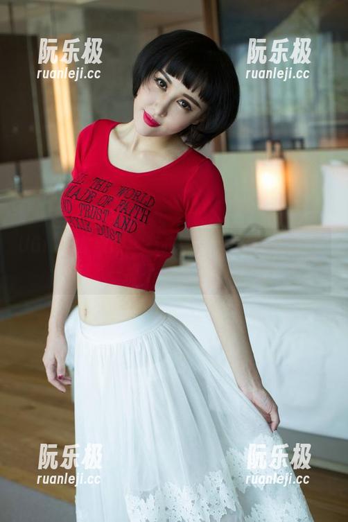 UGirls尤果网-白一晗 UGirls尤果网 - 在白一晗的内衣美图中,发现了一点不一样的优雅气息。