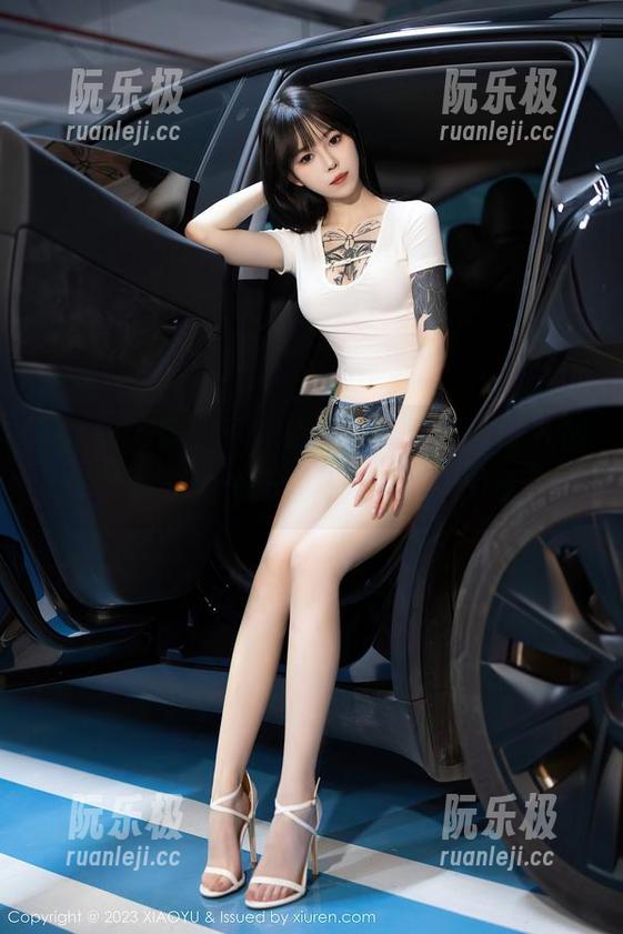 XIAOYU语画界-杨晨晨sugar XIAOYU语画界 - 更新!杨晨晨sugar的美脚图集,目光不知不觉就被牵引走了。