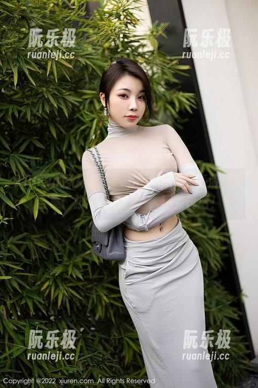 Xiuren秀人网-sophie余冰 Xiuren秀人网 - sophie余冰的高清裸足合集:脚不只会走路,还会说话!