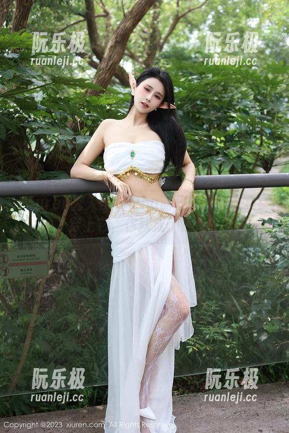 Xiuren秀人网-tina甜仔 Xiuren秀人网 - tina甜仔的黑丝合集:穿上它,你就成了焦点!