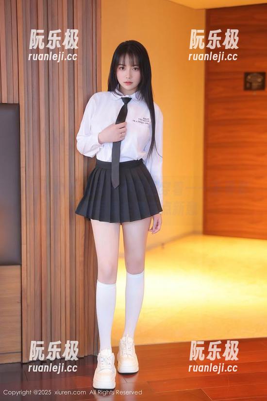 Xiuren秀人网-王曼柔 Xiuren秀人网 - 不只是穿着——王曼柔制服写真全集有点新意