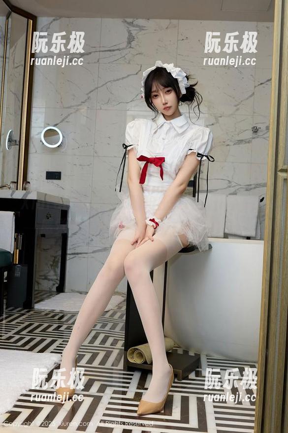 Xiuren秀人网-盼盼玉奴 Xiuren秀人网 - 盼盼玉奴的女仆写真,感觉像是开了一扇通往未知的门。