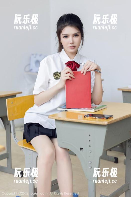 Xiuren秀人网-程程程 Xiuren秀人网 - 何必花钱?程程程的免费作品:姐姐的调皮日常。