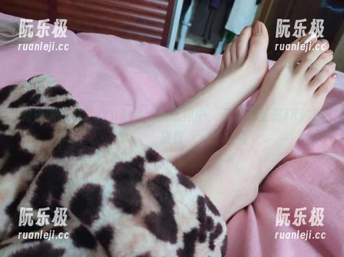 YuYu超甜丫 微密圈 - 在YuYu超甜丫的眼神中,开启无圣光JK的新旅程