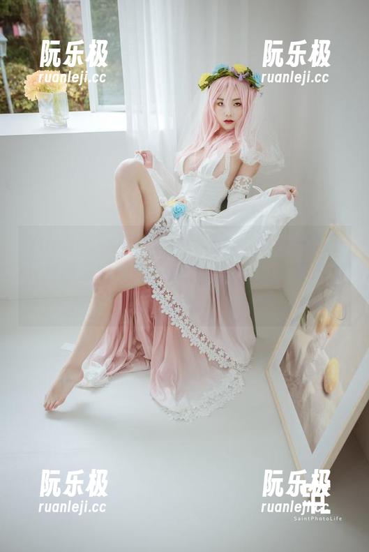 Yuna(윤아)的SAINTPhotolife–零二，套图里暗藏的小细节，还挺值得细品的，嗯。