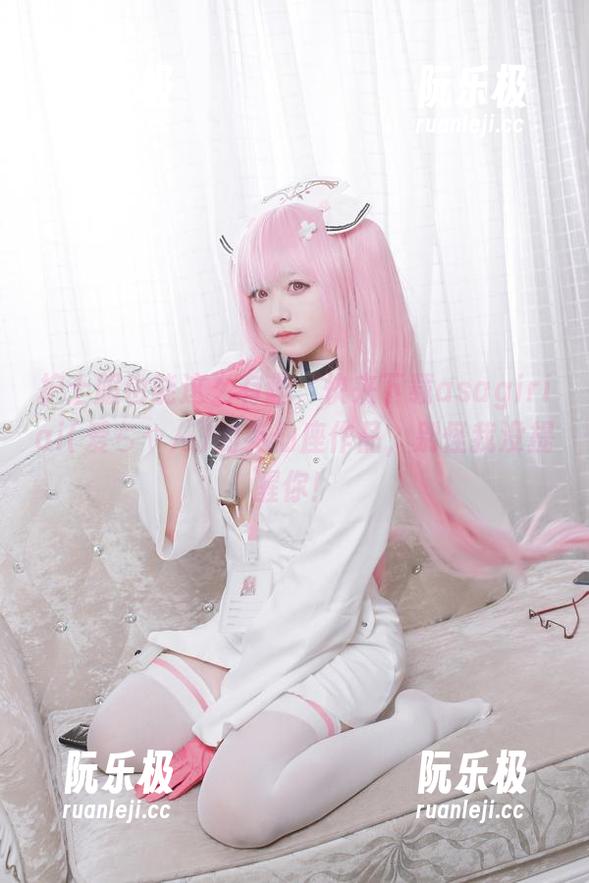 护士服也能这么有趣，快来下载asagiriai(爱ちゃん)的英仙座作品，别怪我没提醒你！
