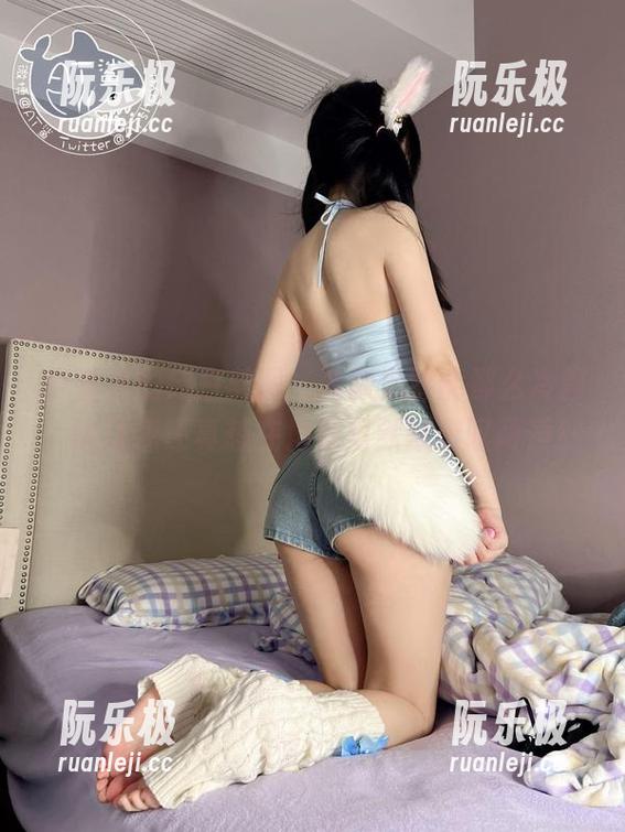 at鲨鱼 at鲨鱼的纯白美图,资源竟然能那么冷静,这让我还真想在角落里默默赞叹两声!