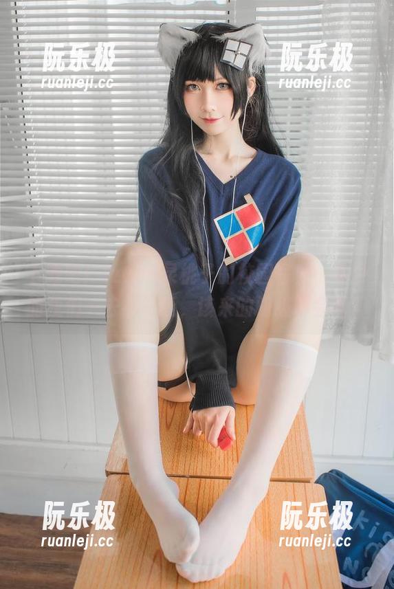 izumi泉桃子 下载吧!izumi泉桃子的校园写真,年少的我们一去不复返,该来的班级聚会呢?