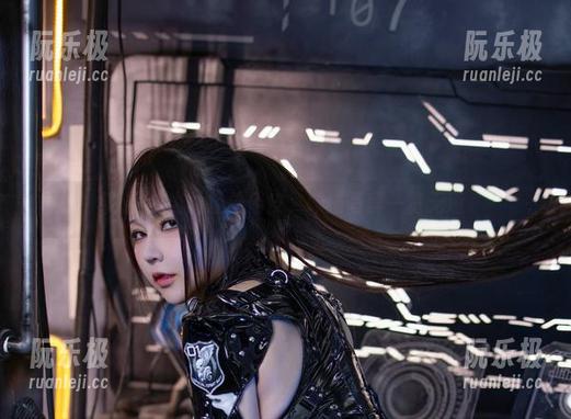 咔喵 职业装也能轻松俏皮,咔喵写真一览无遗