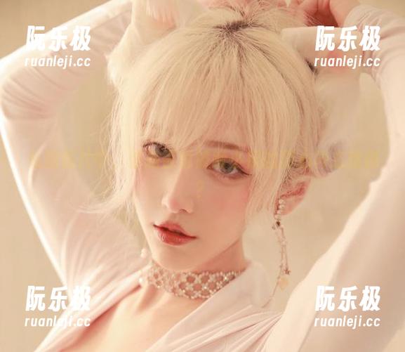 啾小妍 私拍照片中,你是否也被啾小妍的甜心神态迷倒?