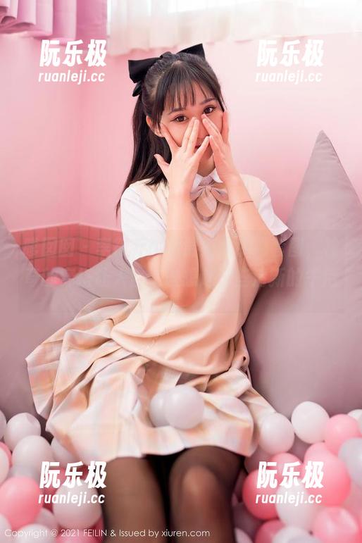 嗲囡囡 - 李筱乔jo的最新水手服套图，神奇的穿搭让人自然联想起那些清新的午后。