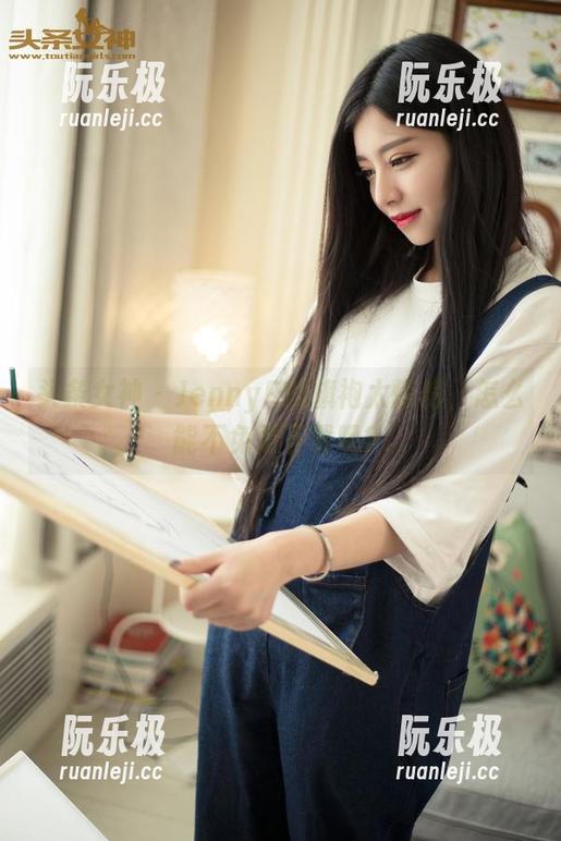 头条女神-JennyR 头条女神 - JennyR的旗袍太惊艳,怎么能不免费下载呢?