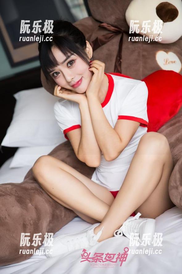 头条女神-乔安 头条女神 - 短裙与风,乔安的作品哪个更撩?一会儿看一眼才行。