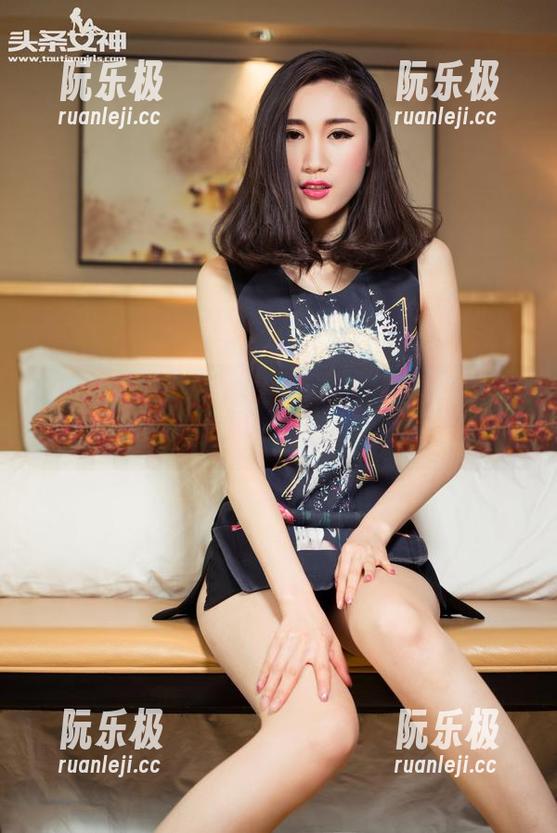 头条女神-李丽莎 头条女神 - 不正经的美图:李丽莎在私拍中变身女仆,收下你的赞,美家务我来!