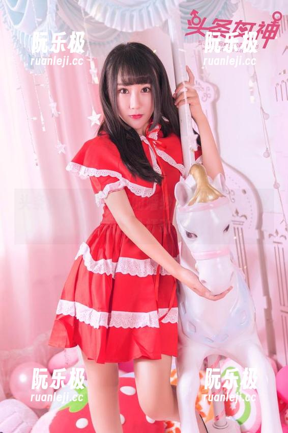 头条女神-李丽莎 头条女神 - 李丽莎的婚纱,居然免费?这次是被自己打动了吧!