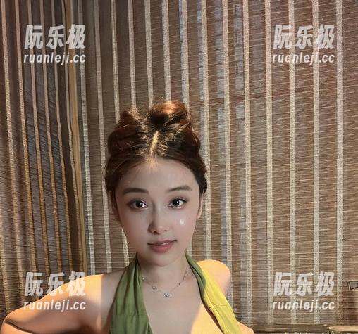 奶雯 微密圈 - 奶雯的图库,宝典般的温柔态度,等我从夹缝中抽身出来。