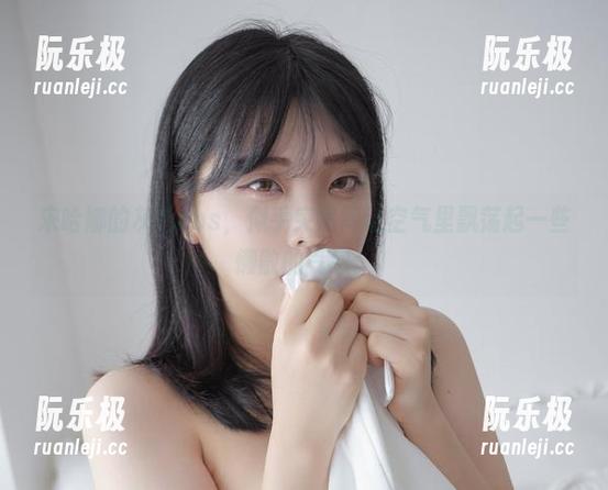 宋哈娜 宋哈娜的灰色cos,似乎突然间让空气里飘荡起一些懒散的气息。