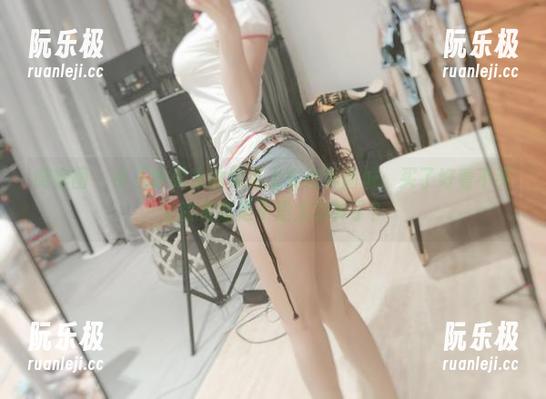微密圈 - 小玉吃果冻的紫色上衣在线商城：买了好看不买亏的资源是不是太划算了？