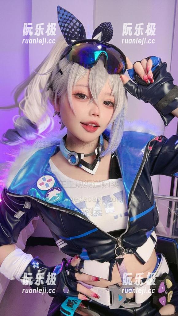 小瑶幺幺 小瑶幺幺带你潜水!Robin–HonkaiStarRail在水中,下载看浪花!