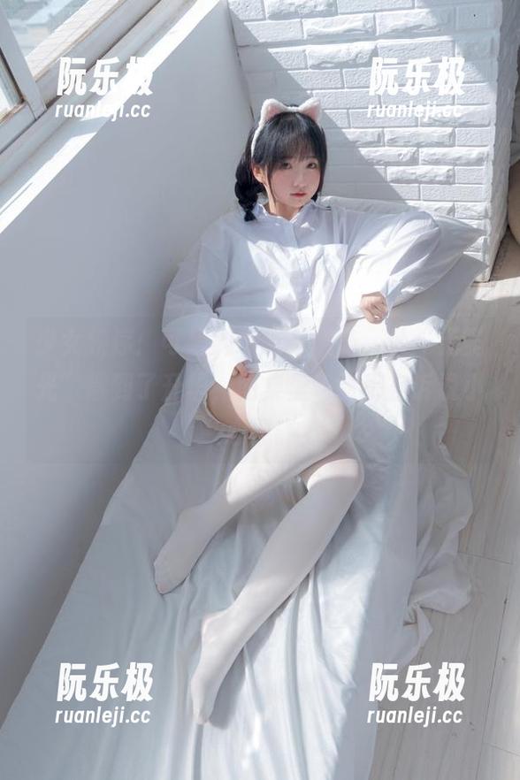 少女秩序 少女秩序:可爱蝴蝶结过膝袜,让“无圣光”得到了升华,图集里每张都在诉说小心思。