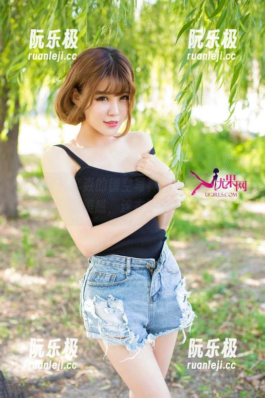 尤果网-李焱 尤果网 - 李焱的镂空写真,分享给你一份“空”灵美感,连衣服都在透气中。