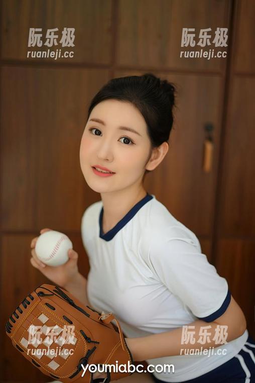 尤蜜荟-合法萝莉 尤蜜荟 - 原来合法萝莉也能玩御姐风,这组最新美图太会撩了吧!