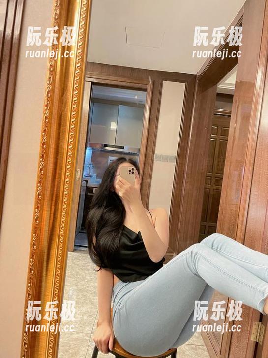 微密圈 - 左公子666最新写真：绿色清新，让你重拾与小草的亲密关系，哈哈！