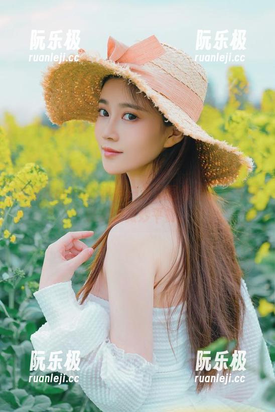 年年Nnian 年年Nnian,这组户外原图像征着勇气和懒散的微妙平衡。