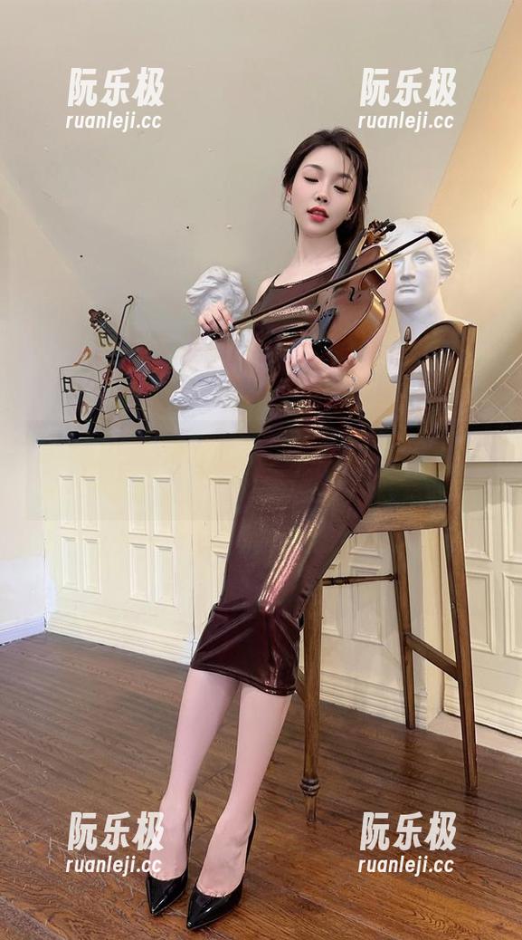 徐莉芝 微密圈 - 黄昏办公室背景下的徐莉芝,高清女秘书形象让我分分钟想请她喝咖啡。