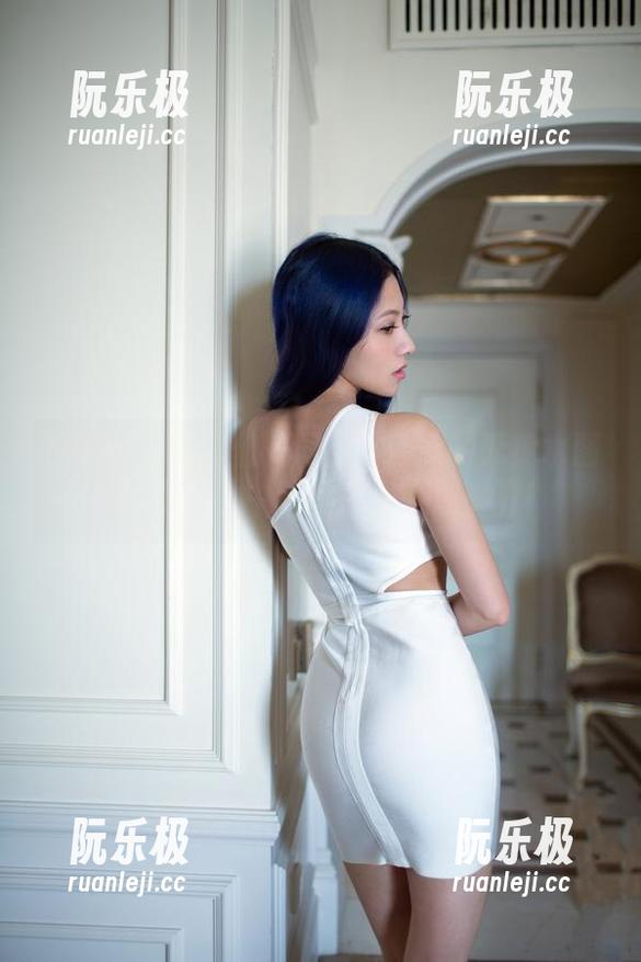 推女郎-连欣 推女郎 - 让我们一同欣赏连欣的死库水图集分享,水中的她令人心潮澎湃!