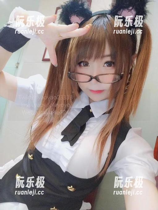 摇摇乐yoyo 夏天是不是太热了?摇摇乐yoyo最新写真来帮你降温,保证有冰淇淋的味道!