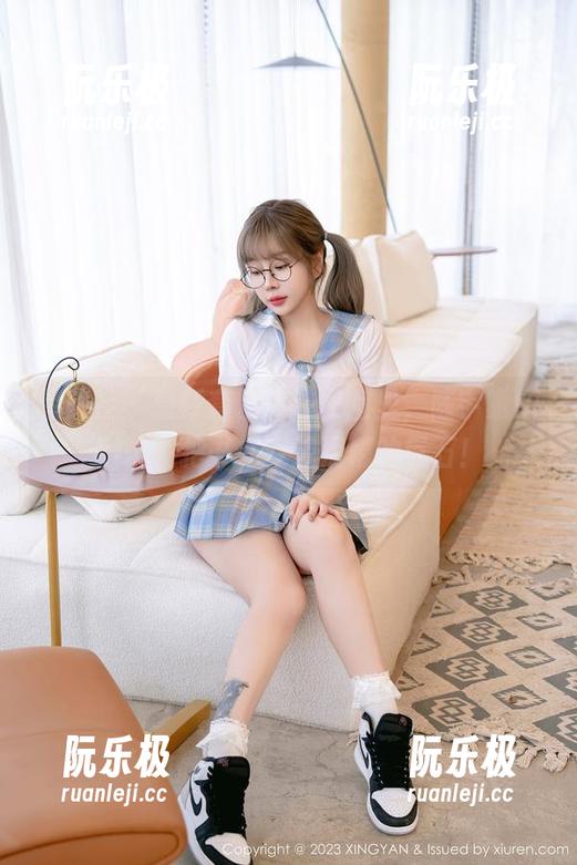 星颜社-陈宇曦niki 星颜社 - 最新套图:在教室里,陈宇曦niki试图把书本变成滑稽的巨石!