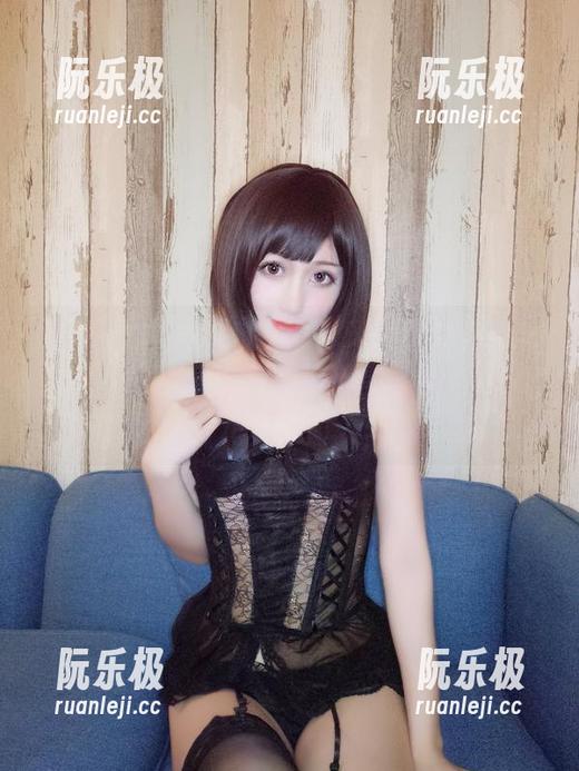 看吧，木之本果的福利又来了，试着欣赏这“看护妇”的调调，似乎很熟悉，又想再看一遍。