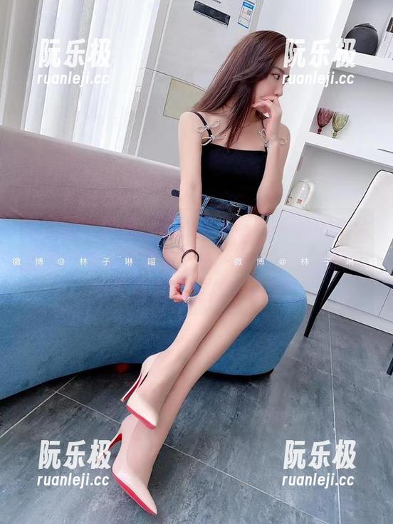 林子喵Lynne 微密圈 - 卧槽,这张林子喵Lynne的办公室图片真是充满了个性,分享一下,别让好东西淹没在文件夹里!
