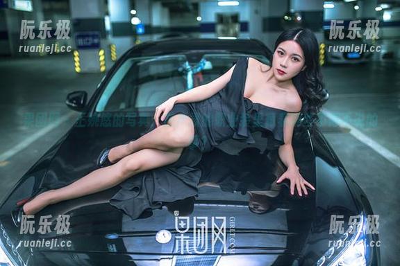 果团网-王婉悠 果团网 - 王婉悠的写真:在严肃的职业装里藏着哪些不得不说的事?