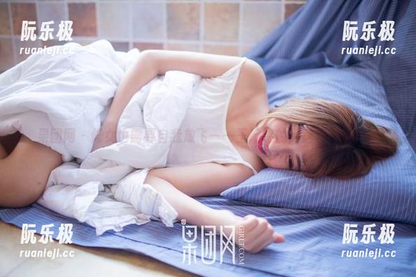 果团网-王婉悠 果团网 - 修女也需要自我放飞——王婉悠的网盘写真新风潮