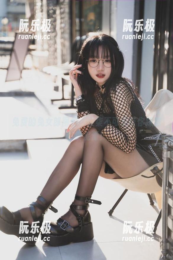 柒柒不可爱 免费的兔女郎图包,柒柒不可爱带你踩进可爱泥潭!