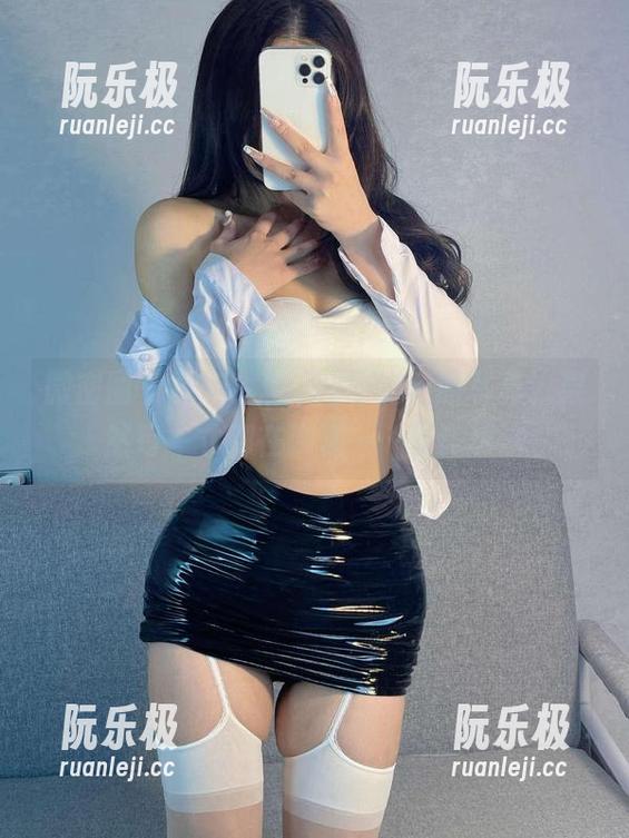 桃沢樱呀 微密圈 - 更新!桃沢樱呀的和服写真,果然每一寸都在讲述……些许想法