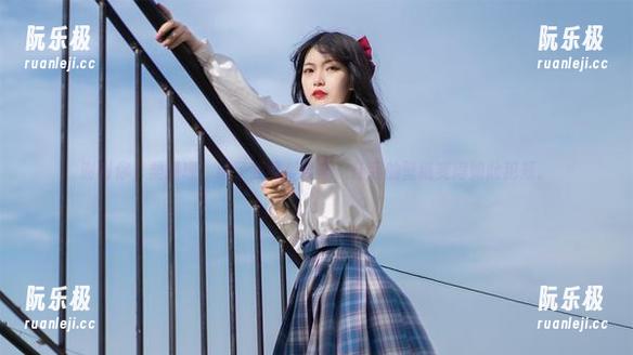 梨瑾瑾 谢谢你,梨瑾瑾,给了我可爱合集,让我的壁纸变得如此犯规。