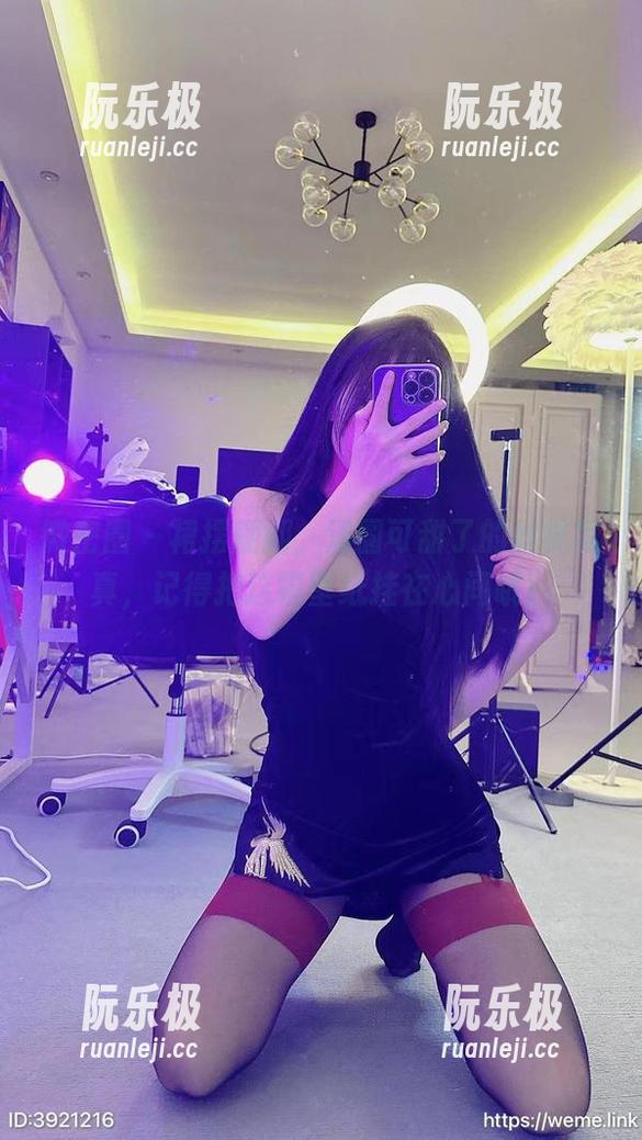 汤圆可甜了 微密圈 - 裙摆翩翩,汤圆可甜了的丝袜写真,记得把这幅壁纸挂在心间哦!